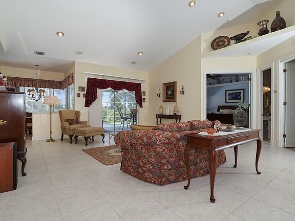5th image of 8180 SE Woodlake Lane