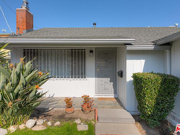 3rd image of 12447 Sylvan St