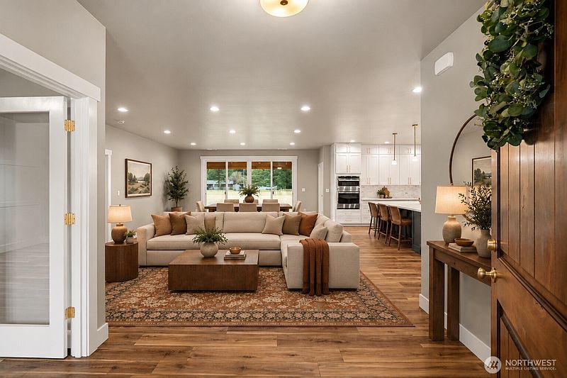 2nd image of 68 Winkleman Road N