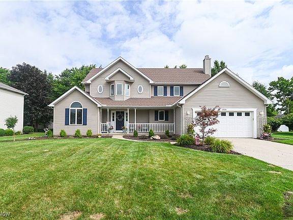 3rd image of 20828 Parkwood Ln