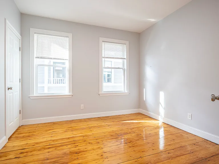 48 Green St #2 — Photo 5