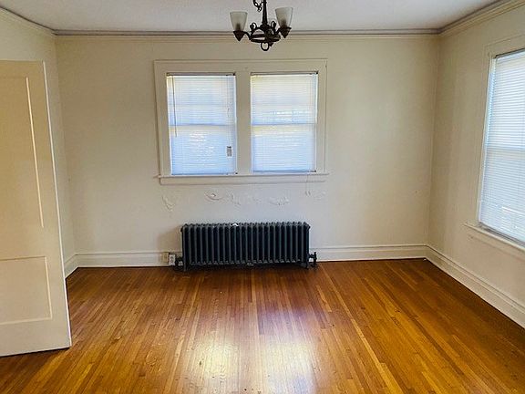 3rd image of 504 Fayette St