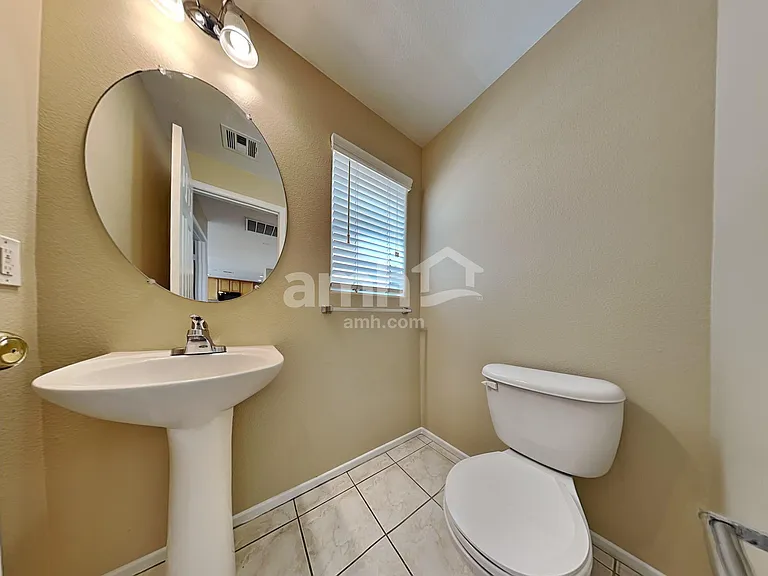 10246 Massachusetts Ln — Photo 12