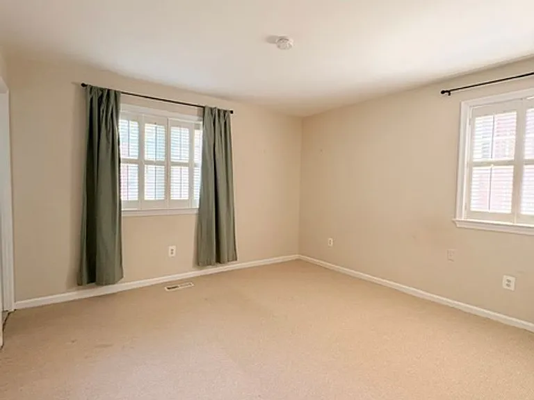 6718 Kenwood Forest Ln — Photo 15