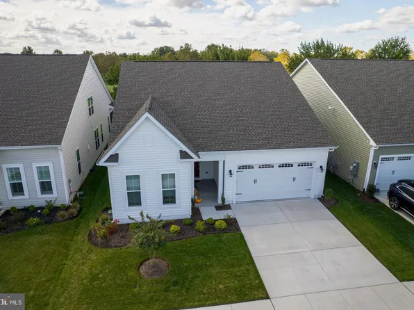 9 Links Dr, Bridgeville, DE 19933