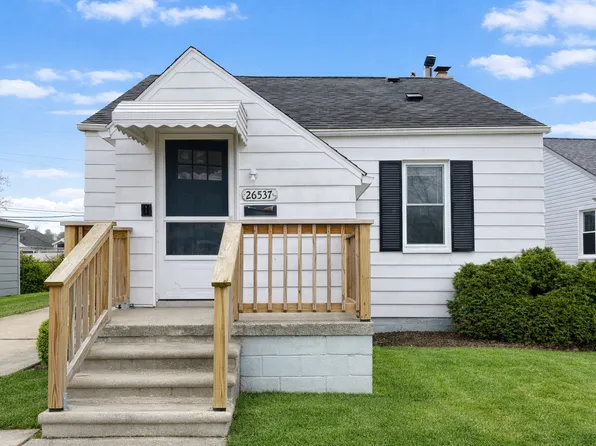 26537 Brettonwoods St, Madison Heights, MI 48071