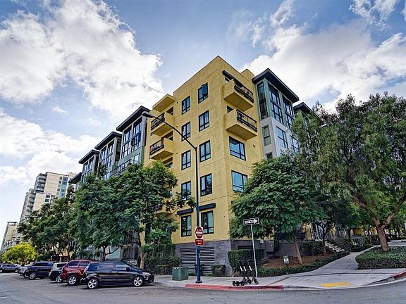 3rd image of 889 Date St Unit 405
