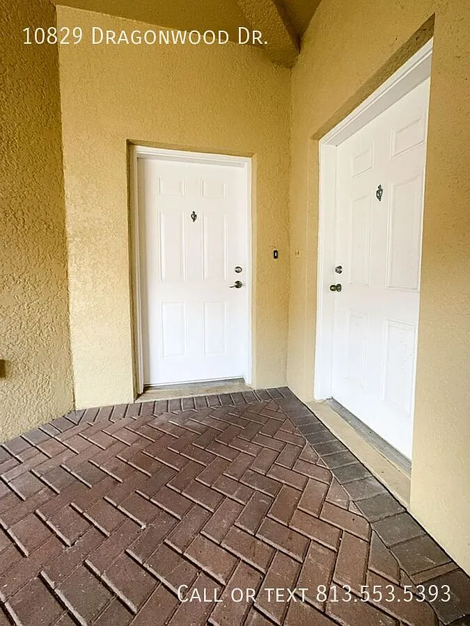 3BR/2.5BA Townhome in Gated New Tampa Community w/ Pool & Gym Internet Included! — Photo 3
