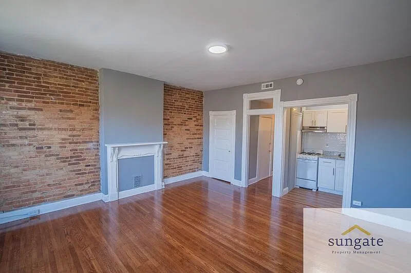 1 bed, 1.0 bath, $1,350 — Photo 2