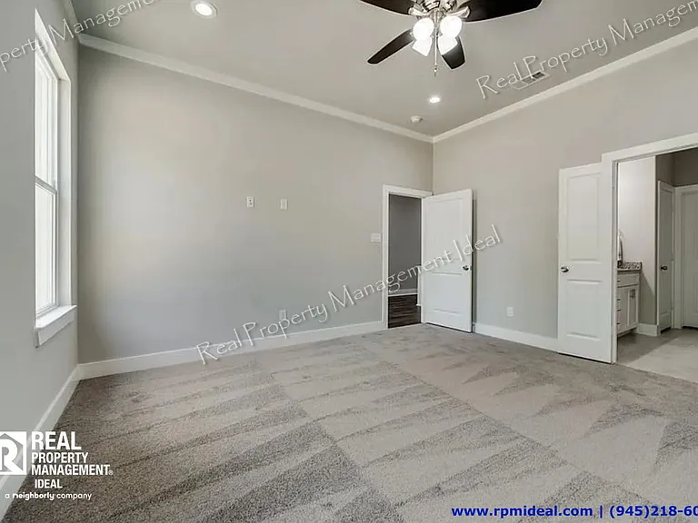 8728 Dunlap St — Photo 13