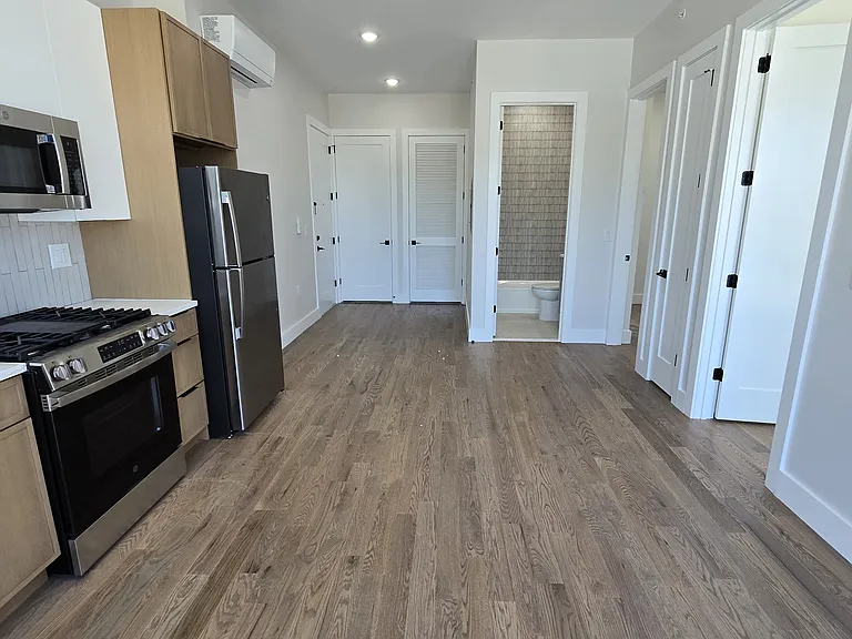 40 Lembeck Ave #306L — Photo 2