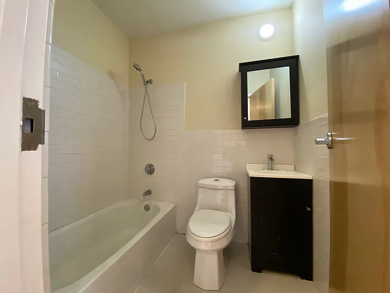 555 Winchester Ave — Photo 2