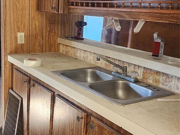 5th image of 107 College Ln