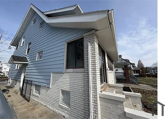 13315 S Parkway Dr — Photo 3