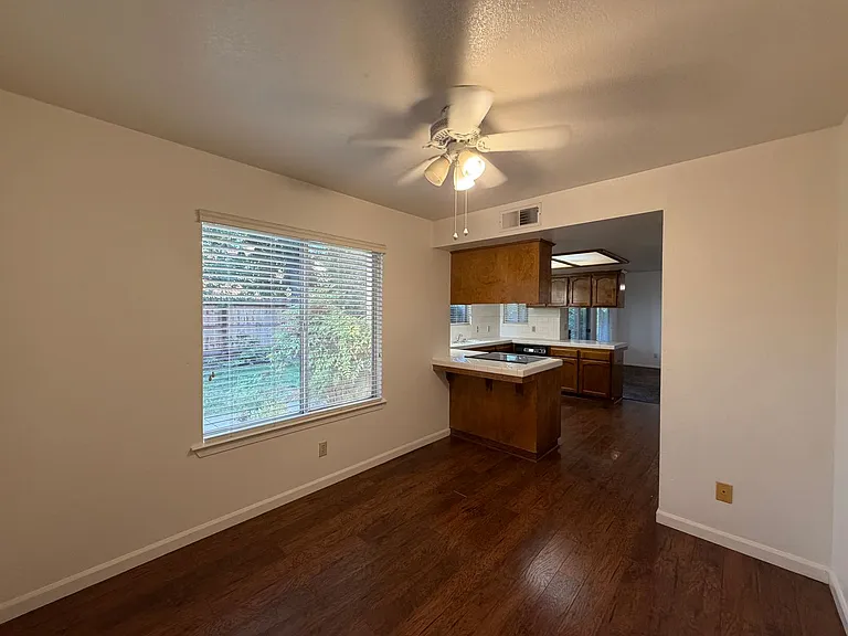 1893 E Deyoung Dr — Photo 7