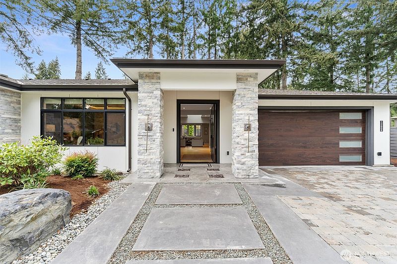 3rd image of 12608 NE 30th Street
