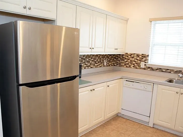 607 Prestwick Dr #2 — Photo 3