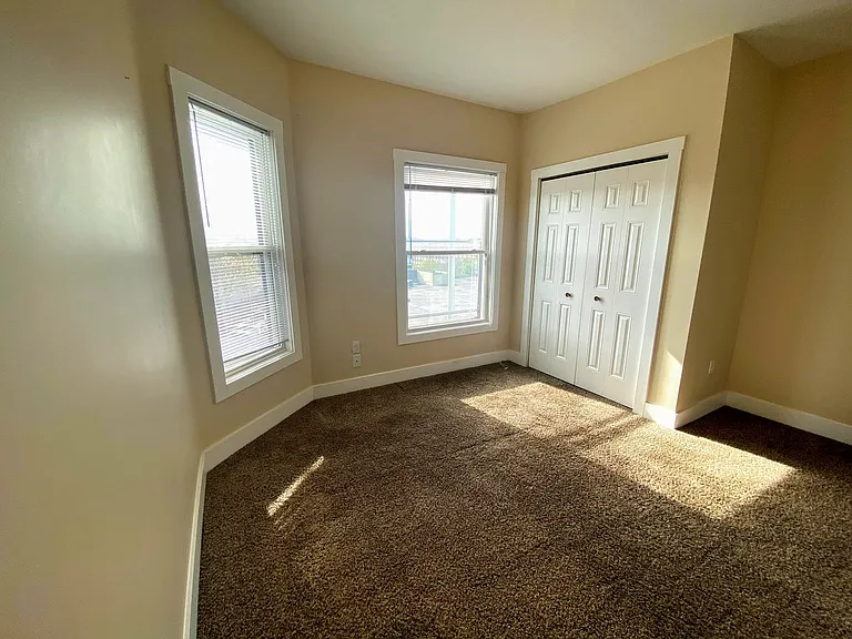 1224 Plainfield NE — Photo 10