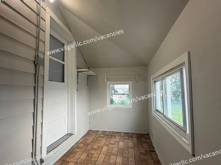 4926 Olcott Ave — Photo 15