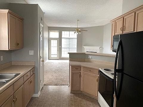 2nd image of 1147 Red Fern Cir E