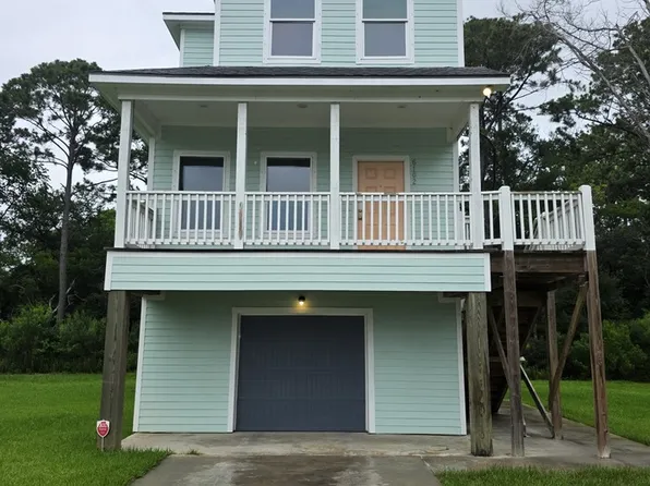 6102 White Oak Dr, Hitchcock, TX 77563