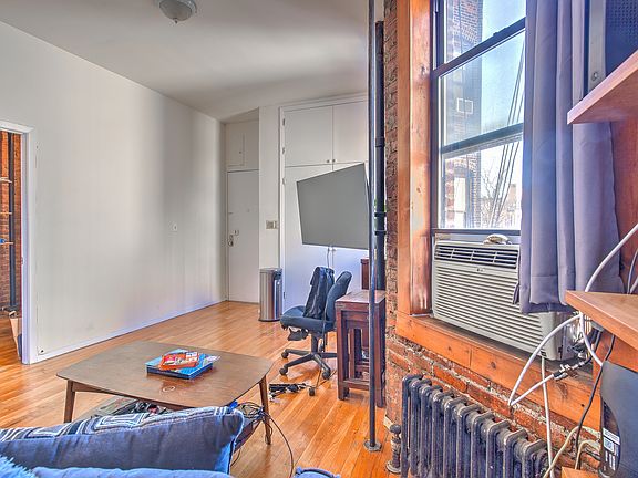 4th image of 233 E 9th St #5C