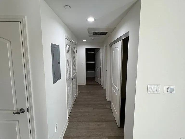 Yaya Laurel 1 Apartments — Photo 5
