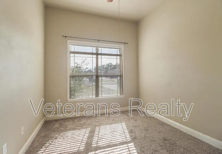 954 Old Towne St — Photo 14
