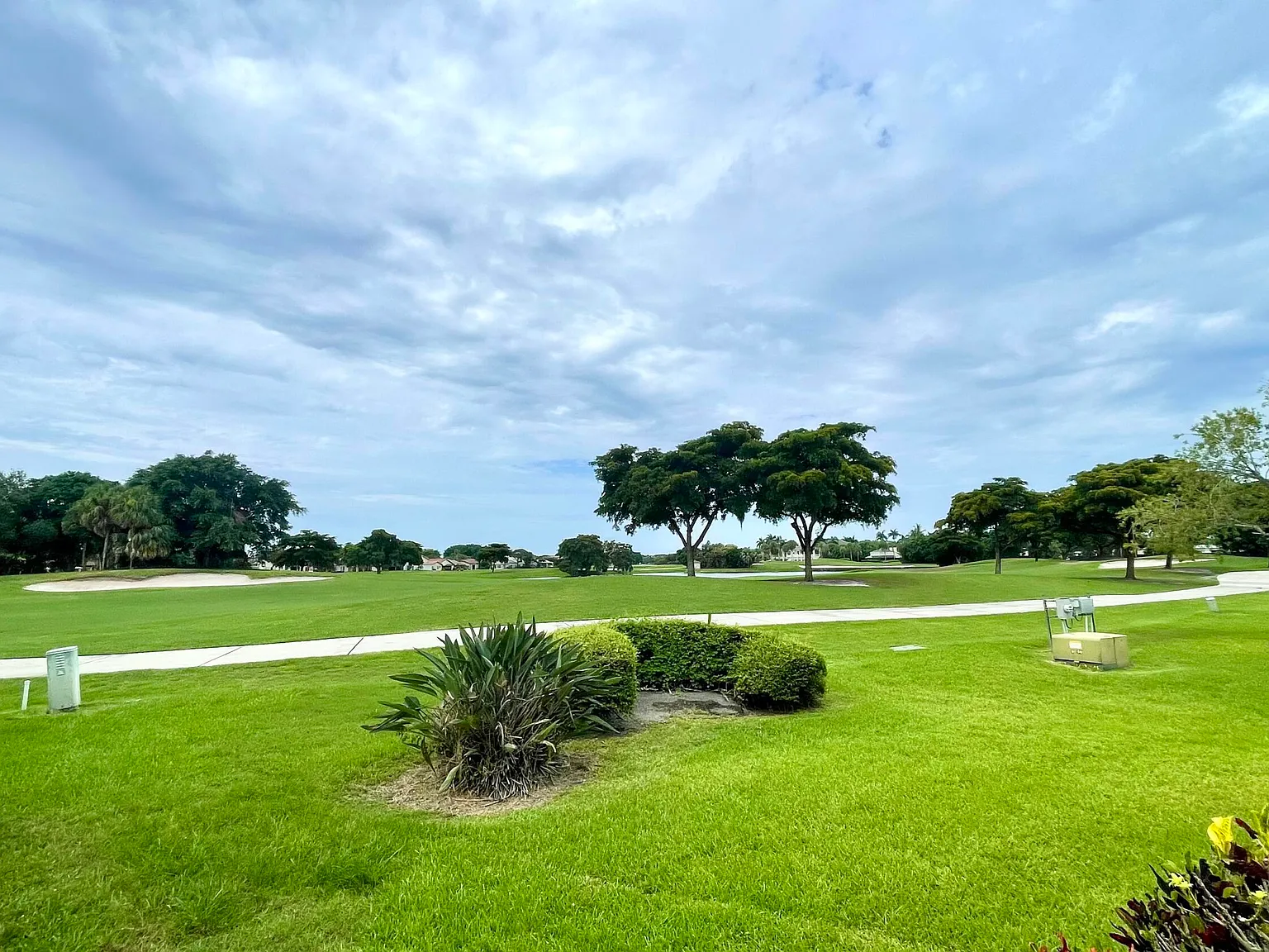 3 bed, 2.0 bath, 1652 sqft, $4,500 — Photo 1