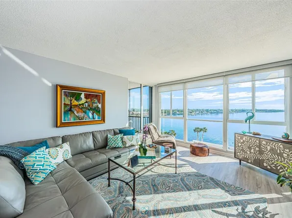 7100 Sunshine Skyway Ln S APT 605, Saint Petersburg, FL 33711