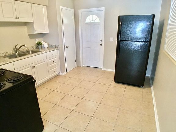 5th image of 6412 S Lois Ave