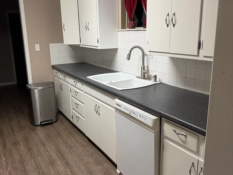 324 S Buchanan Ave — Photo 5
