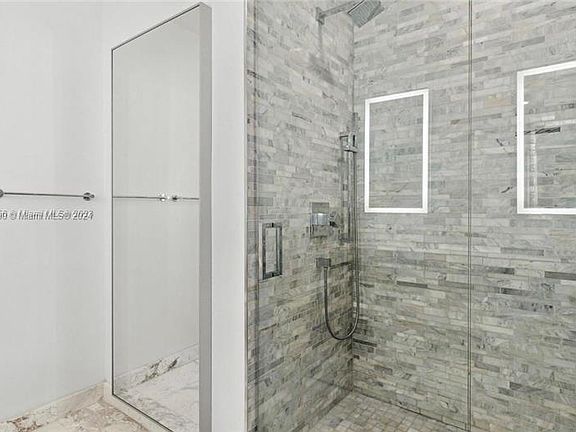 5th image of 851 NE 1st Ave #1500
