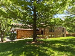 9186 Lake Pine Dr, Whitmore Lake, MI