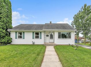 55 Oak St, Chilton, WI 53014