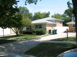 634 Pine St, Wilmette, IL