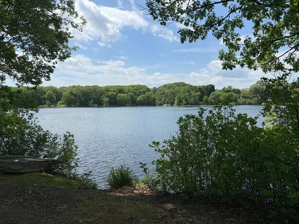 51 Reed Rd, Shrewsbury, MA 01545