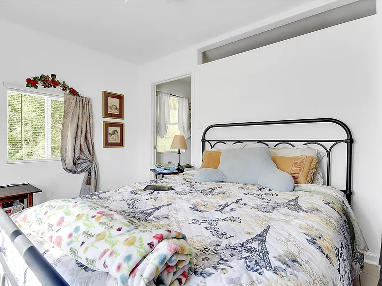 Tiny Apartment Rentals — Photo 26