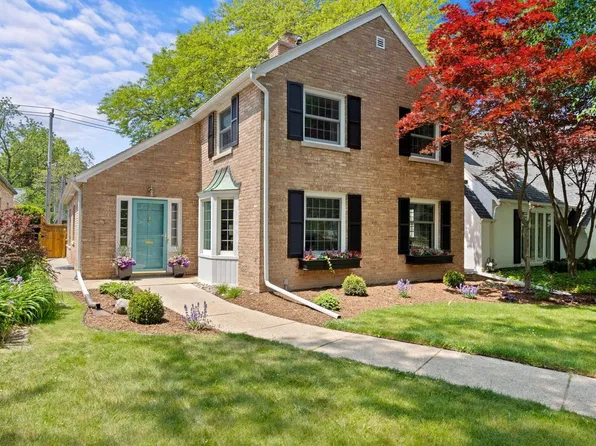 5937 North Berkeley BOULEVARD, Whitefish Bay, WI 53217