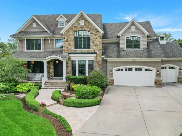 1048 Royal Bombay Ct, Naperville, IL 60563