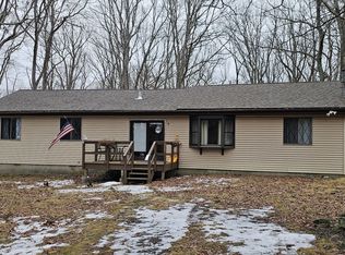 105 Floyd Ct, Milford, PA 18337