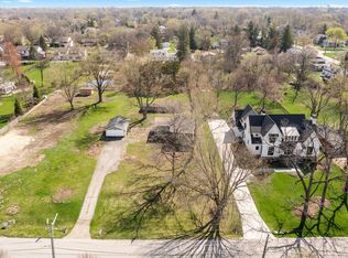 2015 Stoddard Ave, Wheaton, IL 60187