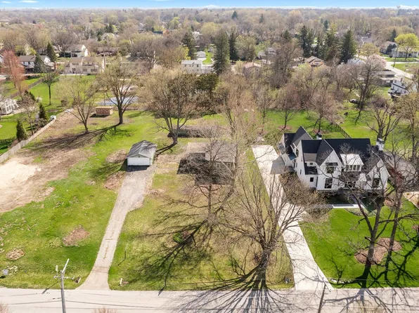 2015 Stoddard Ave, Wheaton, IL 60187