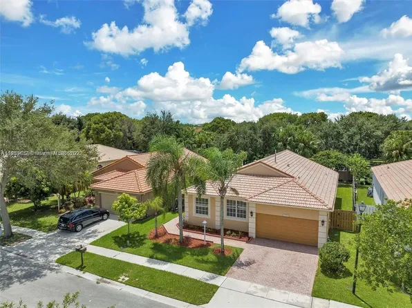 13312 NW 11th St, Pembroke Pines, FL 33028