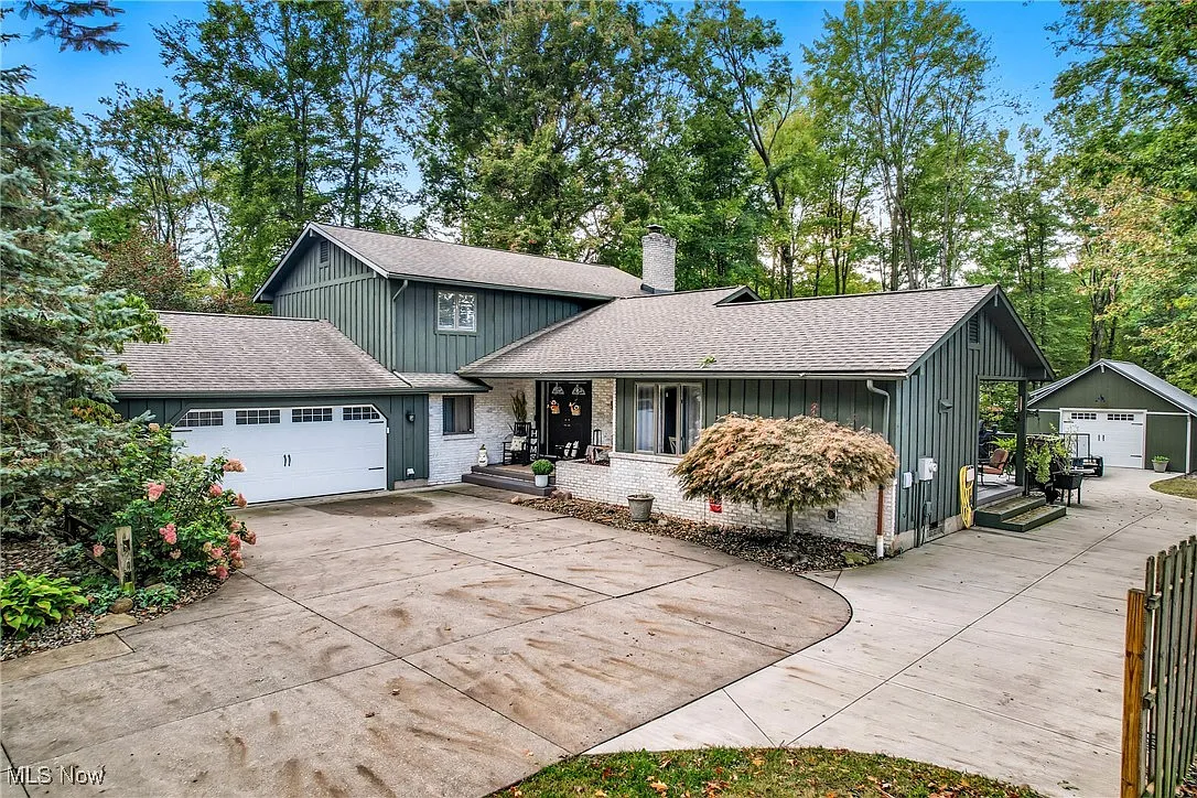 525 Sycamore Trl photo 1