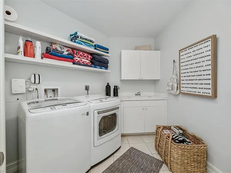 700 Bentwater Cir #104 — Photo 17