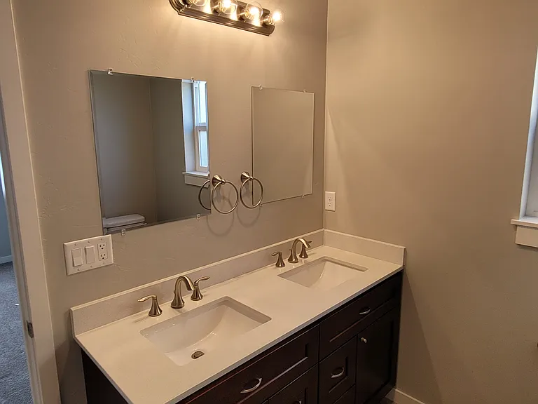 808 Foxglove Dr — Photo 10