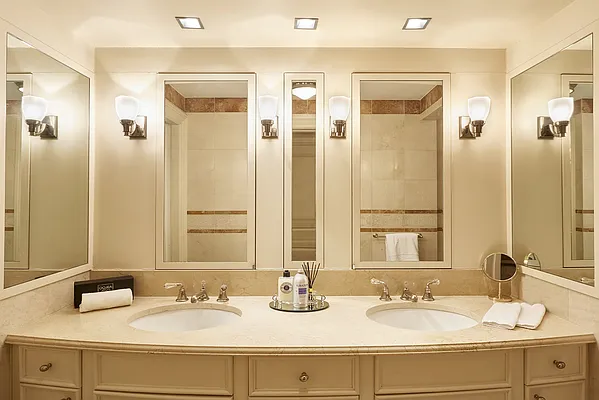 Sold by Warburg | media 24