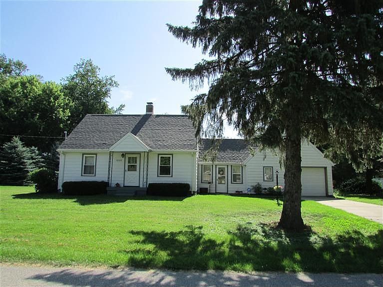 1st image of 7855 N Willow Ln