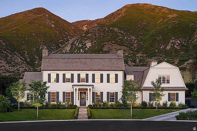 1st image of 835 E Canyon Breeze Ln